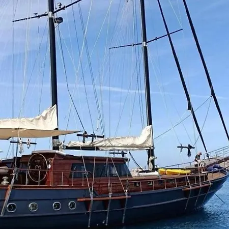 Arielle 1 - Lueks Tekne Botel